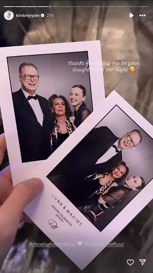 Kimberly Ryder pakai dress vintage punya mama © 2025 Instagram