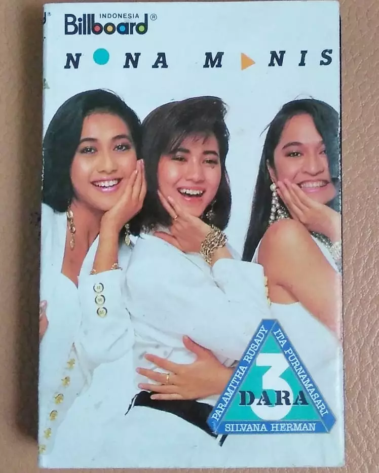 potret masa muda pemeran lidia di film warkop DKI © berbagai sumber potret masa muda pemeran lidia di film warkop DKI © berbagai sumber