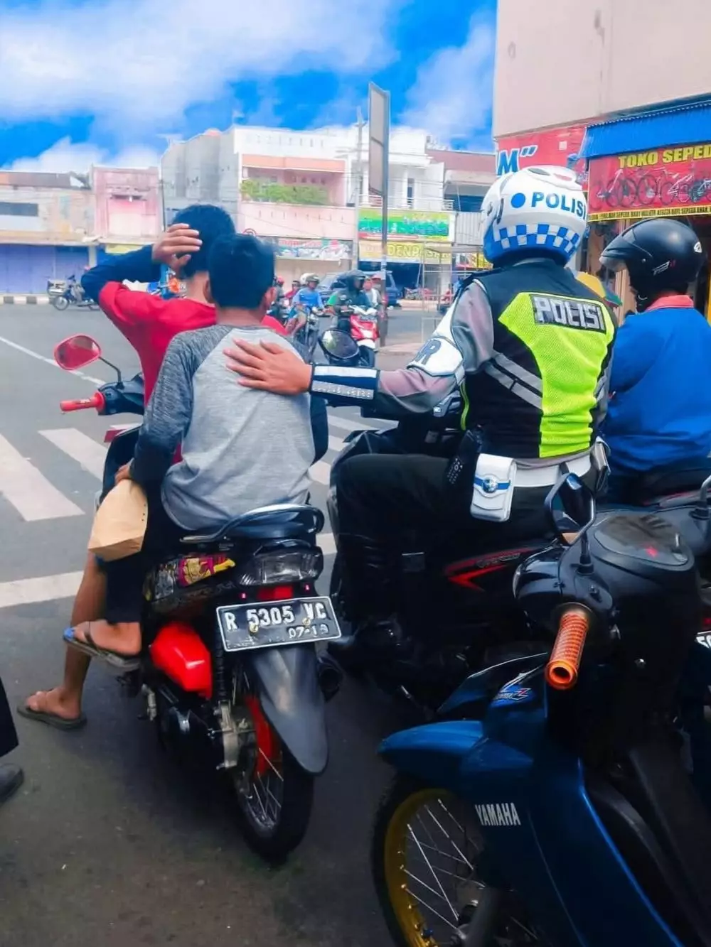 potret lucu bikin ketar ketir © 2025 berbagai sumber