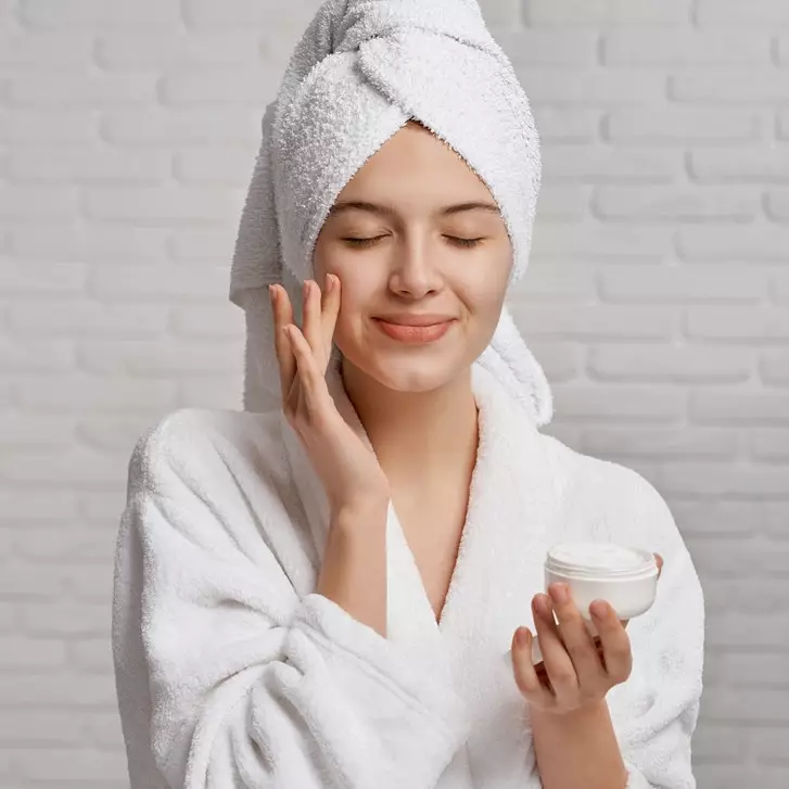 10 Serum dan moisturizer pintar ini mampu mengunci hidrasi sesuai kondisi kulit harian