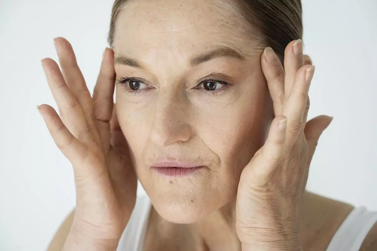 Berikan efek kencang seketika, cara pakai putih telur untuk masker kolagen ini bantu hempaskan kerutan
