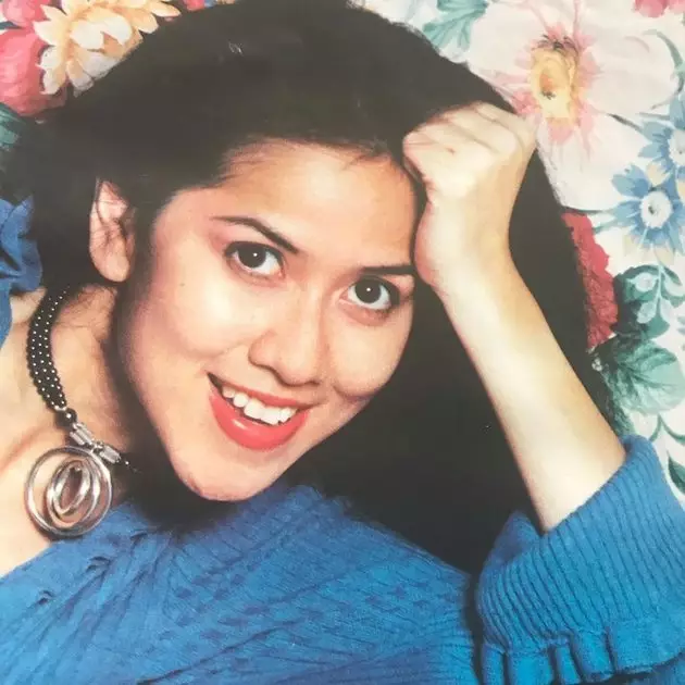 pesona seleb alis tipis di majalah jadul © berbagai sumber