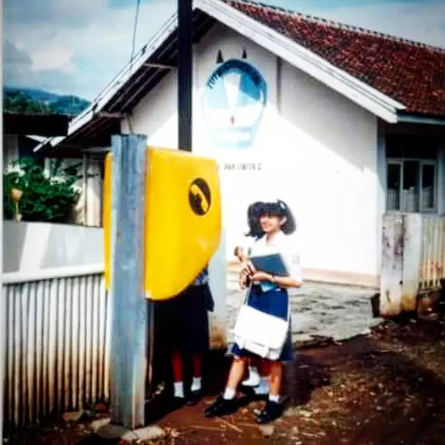 penyanyi saat smp manglingi © berbagai sumber