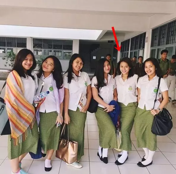 penyanyi cantik bareng geng sma © instagram