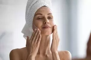 Tak perlu skincare antiaging, ini cara pudarkan kerutan dan garis halus pakai 2 jenis bahan pemanis