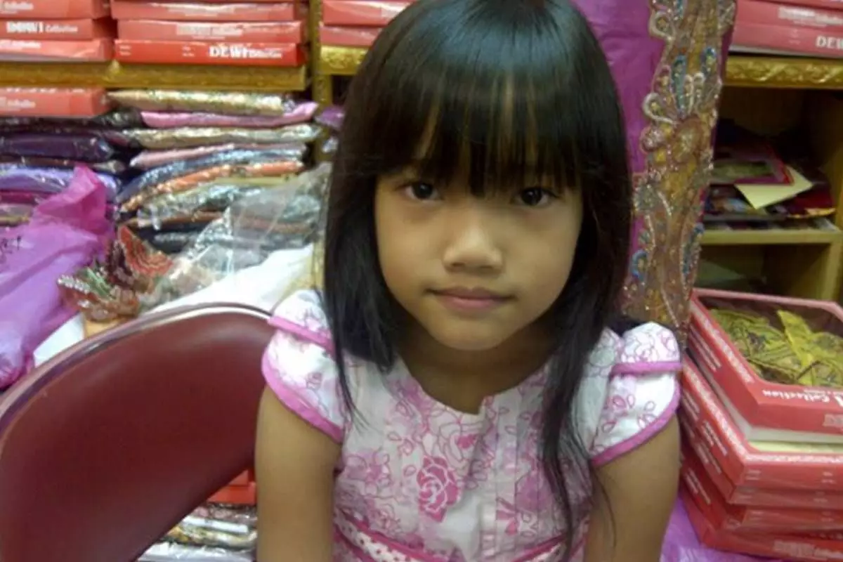 Sekarang dipuji cantik dan bikin gemes, ini 11 potret jadul Fuji yang makin glow up usai tenar