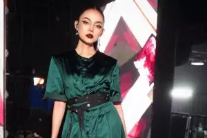 Nostalgia zaman sekolah, potret jadul Rina Nose ini dipuji, senyum manisnya awet sampai sekarang