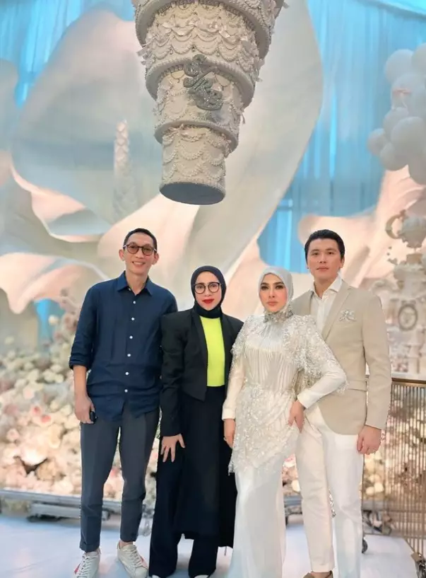 syukuran privat ultah Syahrini © Instagram syukuran privat ultah Syahrini © Instagram