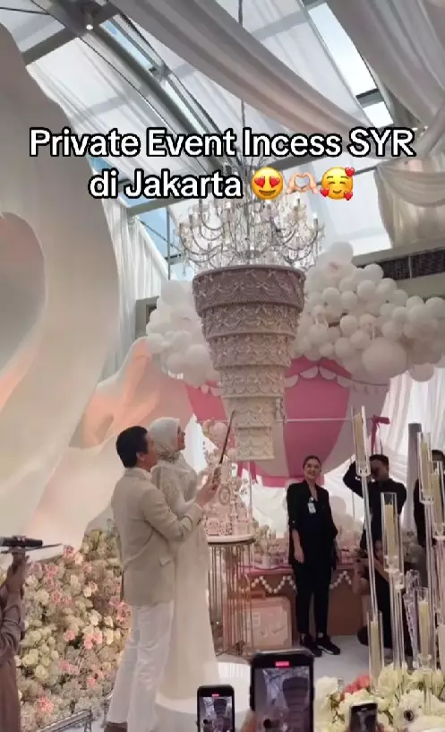syukuran privat ultah Syahrini © Instagram syukuran privat ultah Syahrini © Instagram