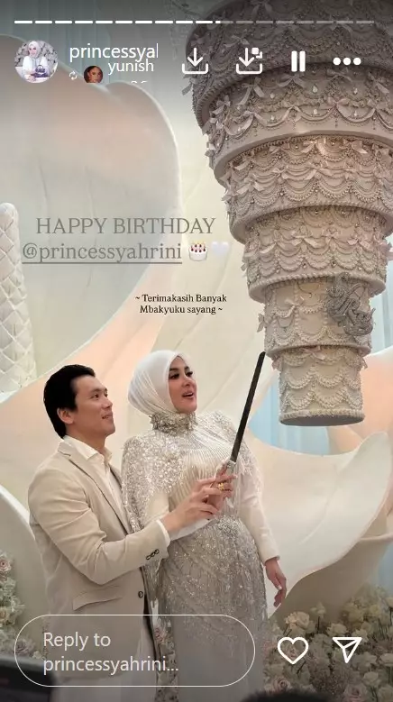 Reino Barack puji rutinitas pagi Syahrini © berbagai sumber Reino Barack puji rutinitas pagi Syahrini © berbagai sumber