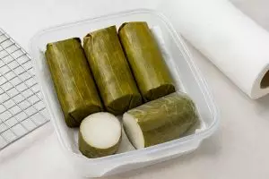 Cara menyimpan lontong daun pisang agar awet dan tidak berlendir