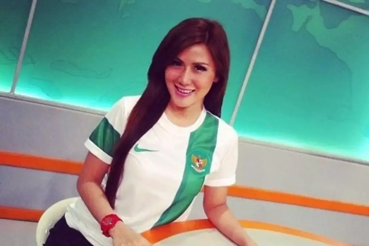 Cewek ini pernah pakai sepatu basah ke sekolah kini kekayaannya Rp6,3 T, 11 potret rumah masa kecilnya