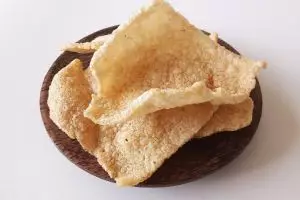 Nasi sisa jadi kerupuk gendar kriuk maksimal, ini rahasia renyah alami tanpa boraks