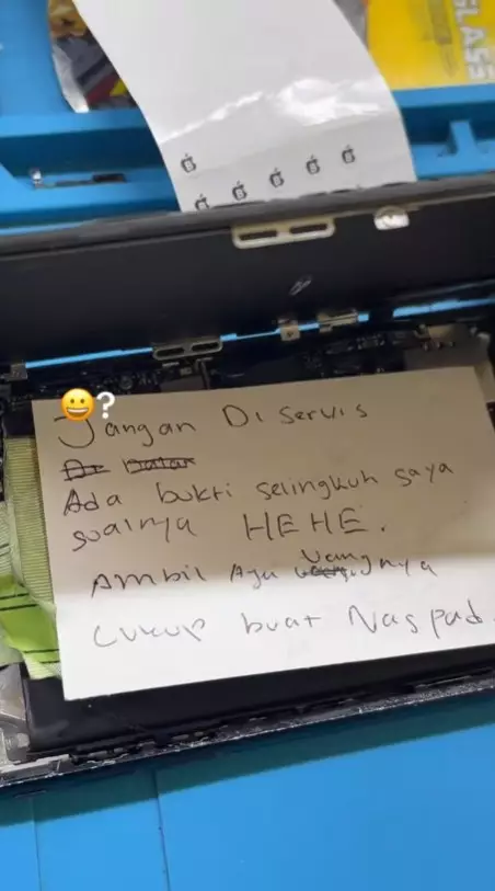Tukang servis ini syok disogok © TikTok