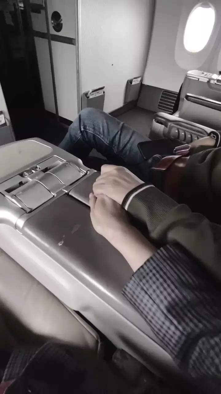 Ari Lasso dan Dearly Joshua pamer kemesraan © 2025 brilio.net Ari Lasso dan Dearly Joshua pamer kemesraan © 2025 brilio.net