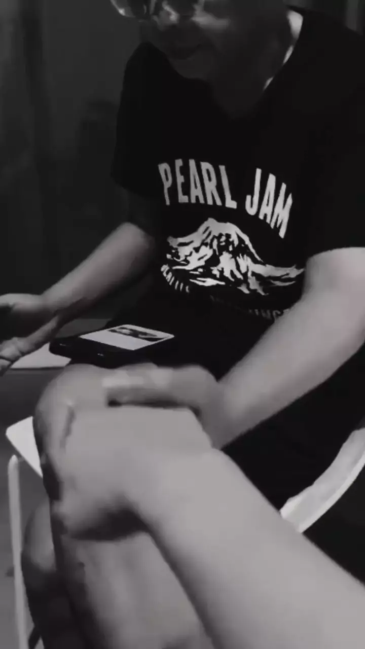 Ari Lasso dan Dearly Joshua pamer kemesraan © 2025 brilio.net Ari Lasso dan Dearly Joshua pamer kemesraan © 2025 brilio.net