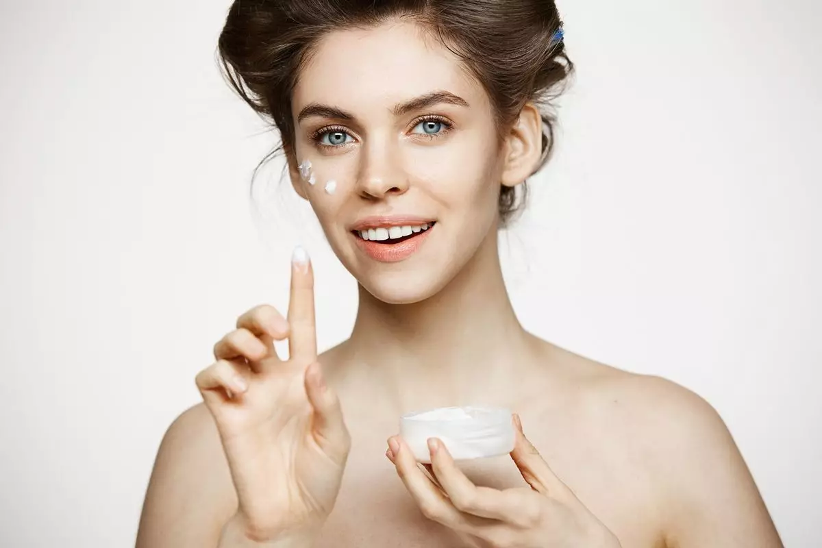 10 Produk kecantikan yang bisa menyesuaikan kondisi kulit secara real-time