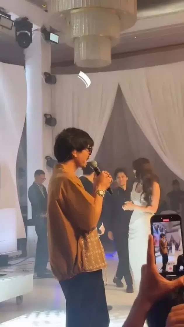 Gantengnya awet tuai pujian bak pakai formalin, 11 potret masa muda Duta Sheila On 7 ini manglingi © 2025 brilio.net