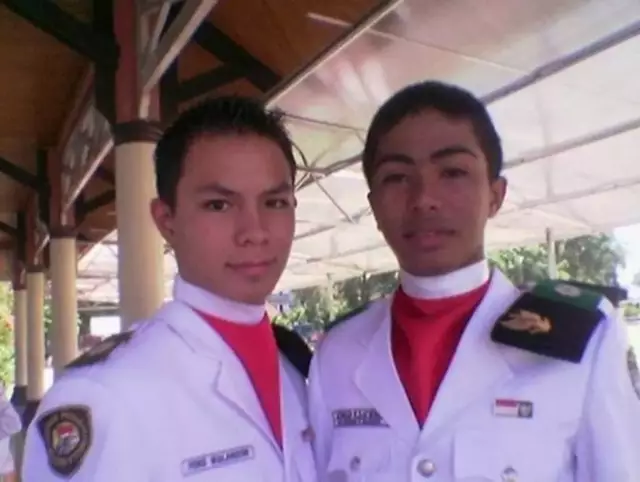 Potret lawas pesinetron saat SMA ini macho pol © 2024 brilio.net