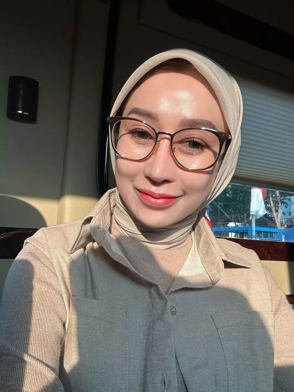 Reza Gladys tak malu ibunya sakit jiwa © berbagai sumber