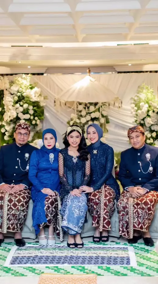 Potret Alya Rohali saat siraman Namira © Instagram Potret Alya Rohali saat siraman Namira © Instagram