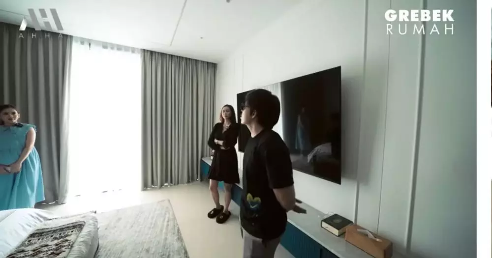 potret kamar Aura Kasih ada rak buku berbentuk pohon YouTube potret kamar Aura Kasih ada rak buku berbentuk pohon YouTube