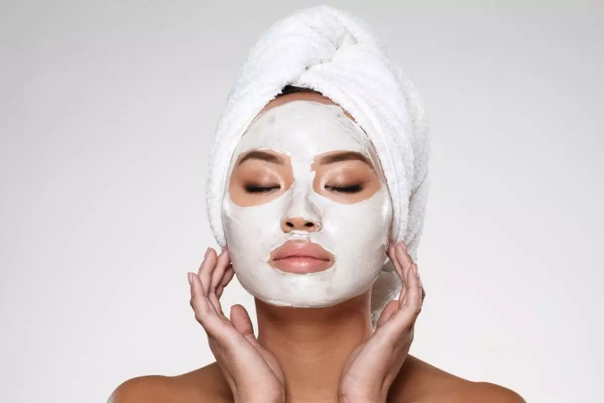 Hasilnya bak dibotox, wanita ini bagikan cara basmi kerutan pakai masker alami dari 3 bahan dapur