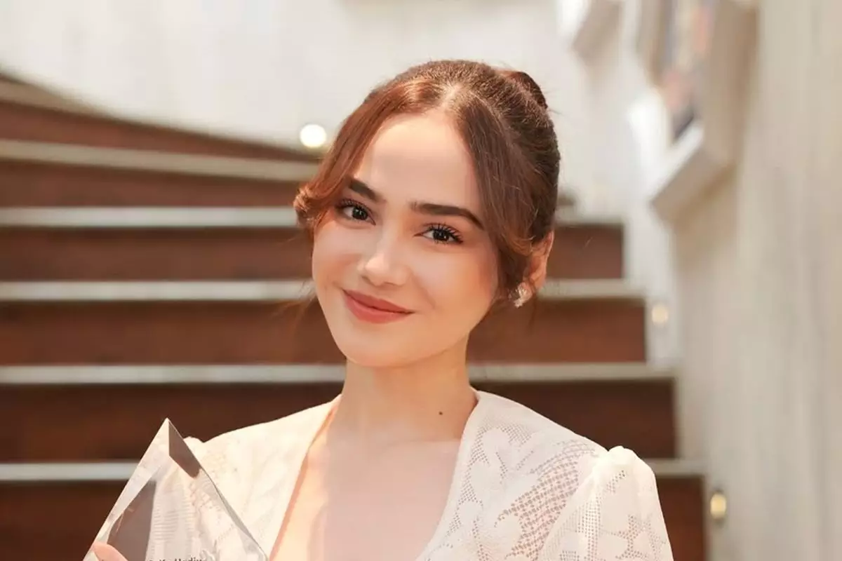 Skill merias Syifa Hadju banjir pujian, 7 transisi makeup 'sulap' wajah polos jadi stunning pol