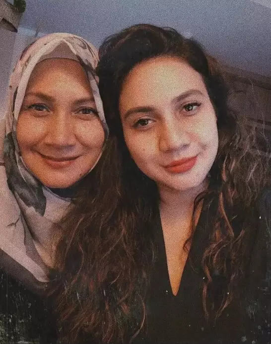 seleb cantik dan putrinya plek ketiplek © Instagram seleb cantik dan putrinya plek ketiplek © Instagram