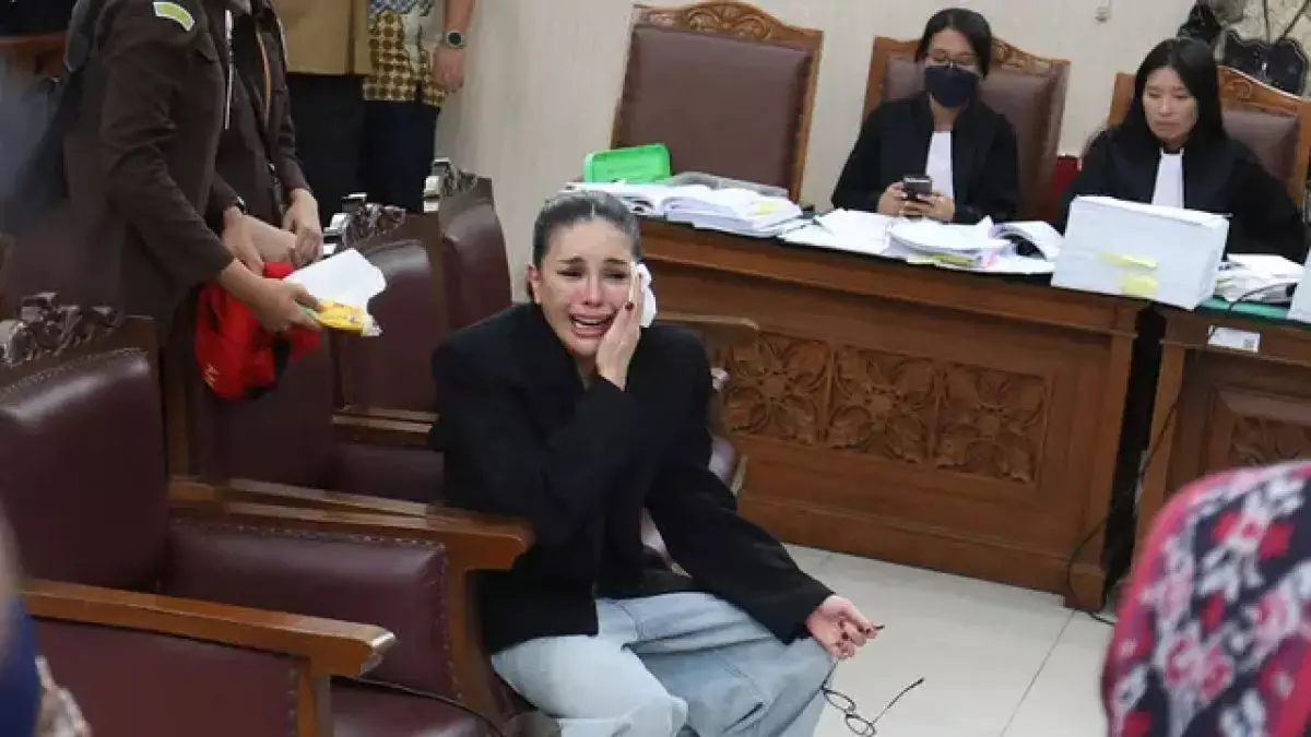Sidang ricuh, Nikita Mirzani: Ini adalah kasus terkonyol se-Indonesia