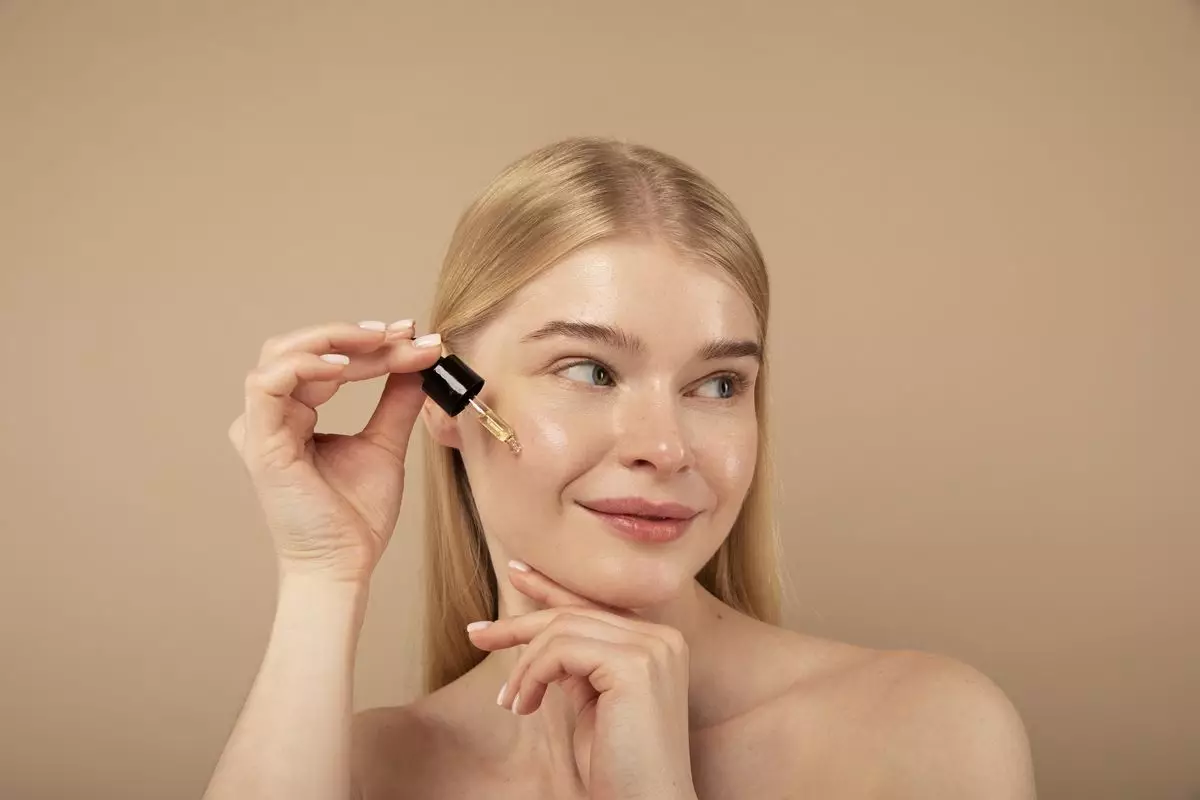 10 Serum dan krim pengencang wajah, ampuh sesuai jenis kulit harganya di bawah Rp200.000