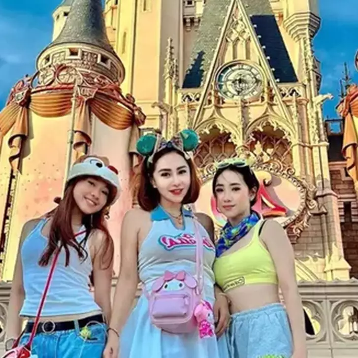 Menawan di usia 23 tahun, 6 foto cantik Cinta Richita putri Femmy Permatasari penuh aura old money