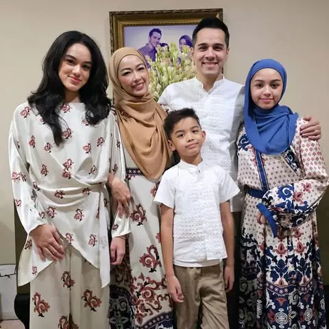 Putri sulung berparas bule kini berusia 15 tahun, 6 potret kompak Rionaldo Stockhorst dan anak © 2025 brilio.net