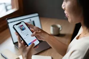 100 Kata-kata lucu untuk caption sosial media 2025, gaya posting santai tapi greget