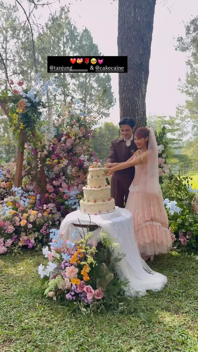 resepsi pernikahan nadin amizah © 2025 Instagram