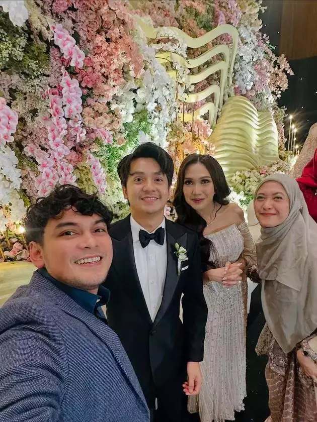 seleb di nikahan arbani dan raissa © 2025 berbagai sumber