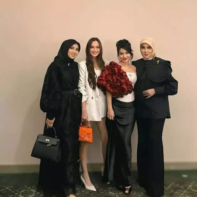 marini zumarni ariel tatum © 2025 Instagram marini zumarni ariel tatum © 2025 Instagram