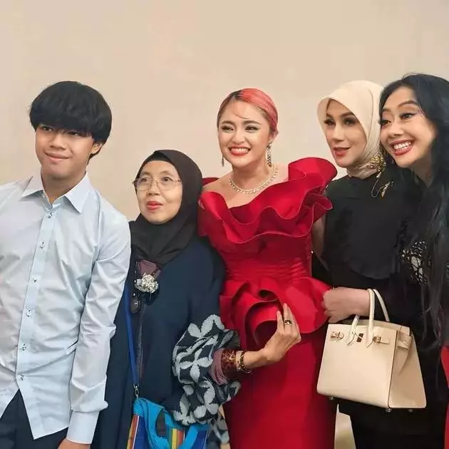 marini zumarni ariel tatum © 2025 Instagram marini zumarni ariel tatum © 2025 Instagram