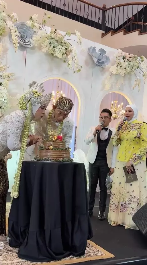 Melly Goeslaw dan Anto Hoed nikah lagi © Instagram Melly Goeslaw dan Anto Hoed nikah lagi © Instagram