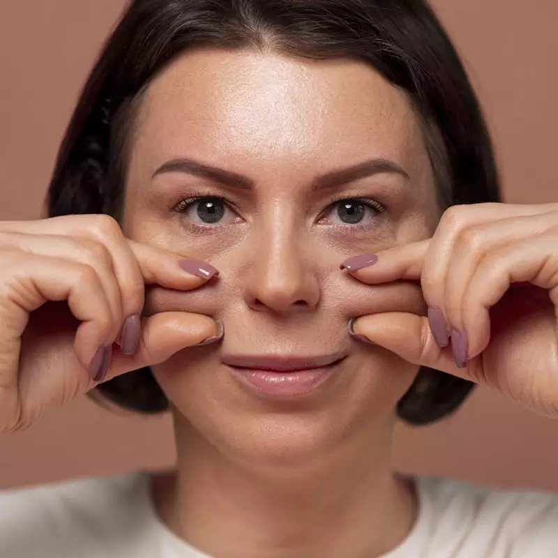 Wajah glowing dan kencang bukan lagi tantangan, ini trik ampuh basmi kerutan cuma pakai 1 ampas buah