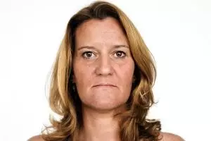 Wajah mulai kendur dan penuh kerutan? Wanita ini bagikan trik bikin kulit lebih kencang bak dibotox