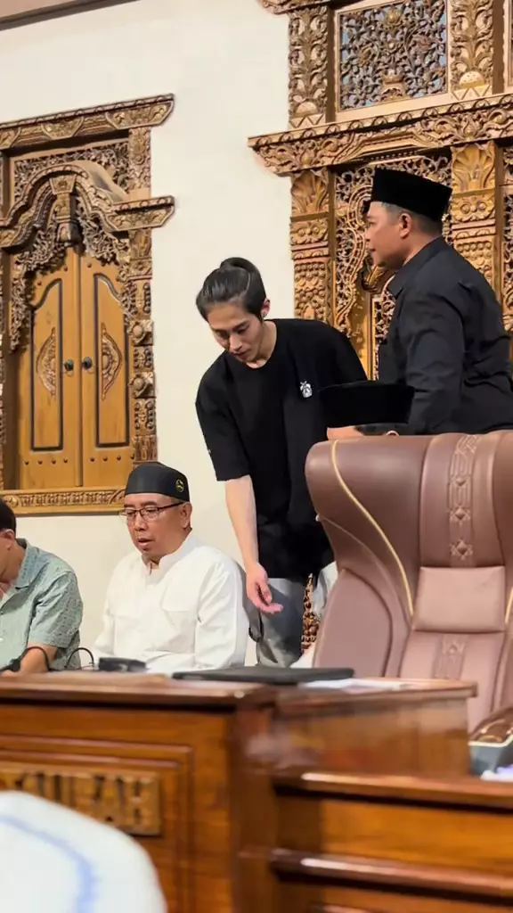 DJ Panda ikut pengajian Gus Iqdam © 2025 brilio.net