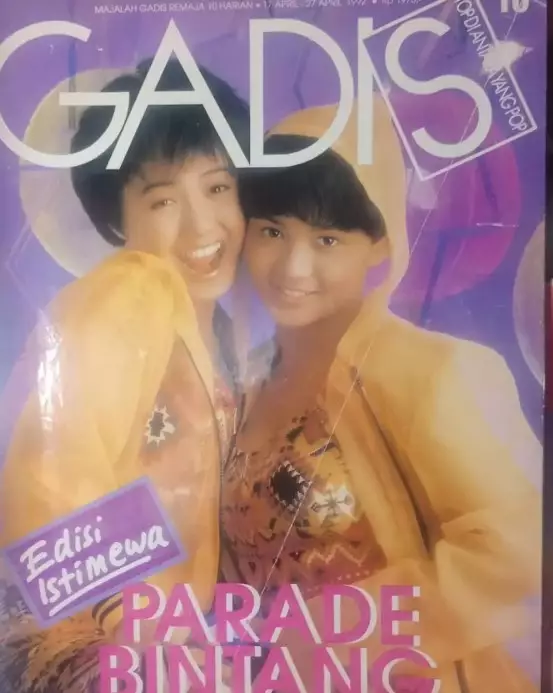 beda gaya Cut Tari Krisdayanti di cover majalah © Instagram