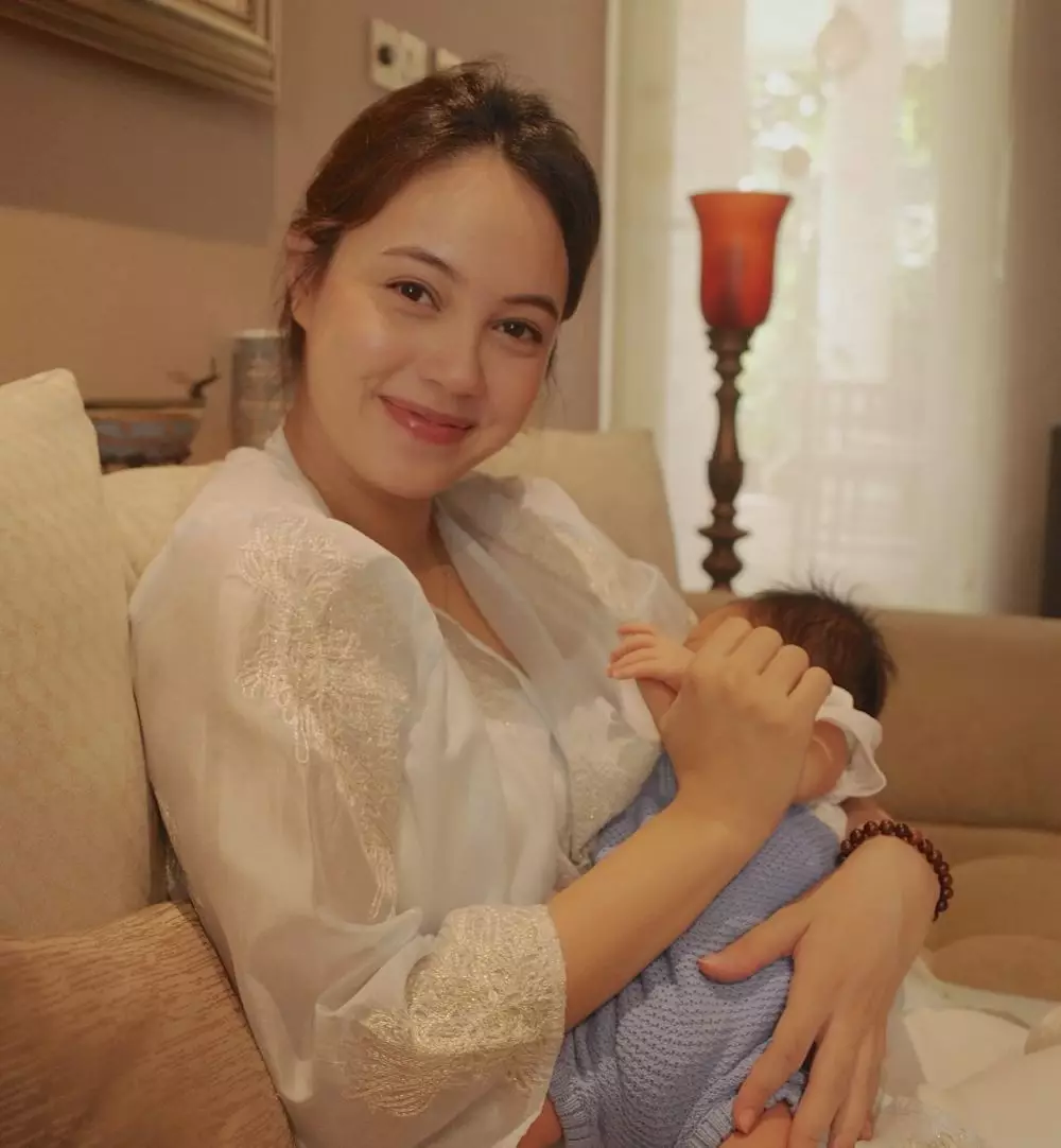 akikah anak pertama Anggika Bolsterli © Instagram