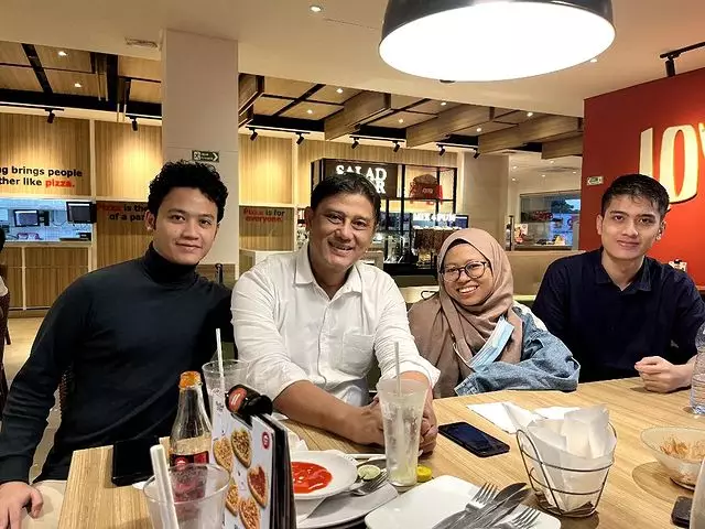 11 potret Anto Wijaya pemeran Prabu Angling Dharma dan anaknya © 2023 brilio.net