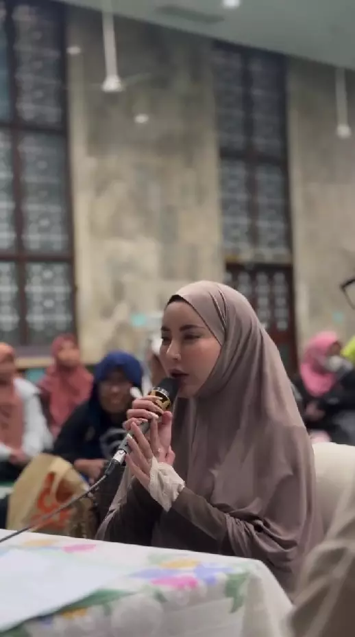 Ayu Aulia kembali mualaf © Instagram