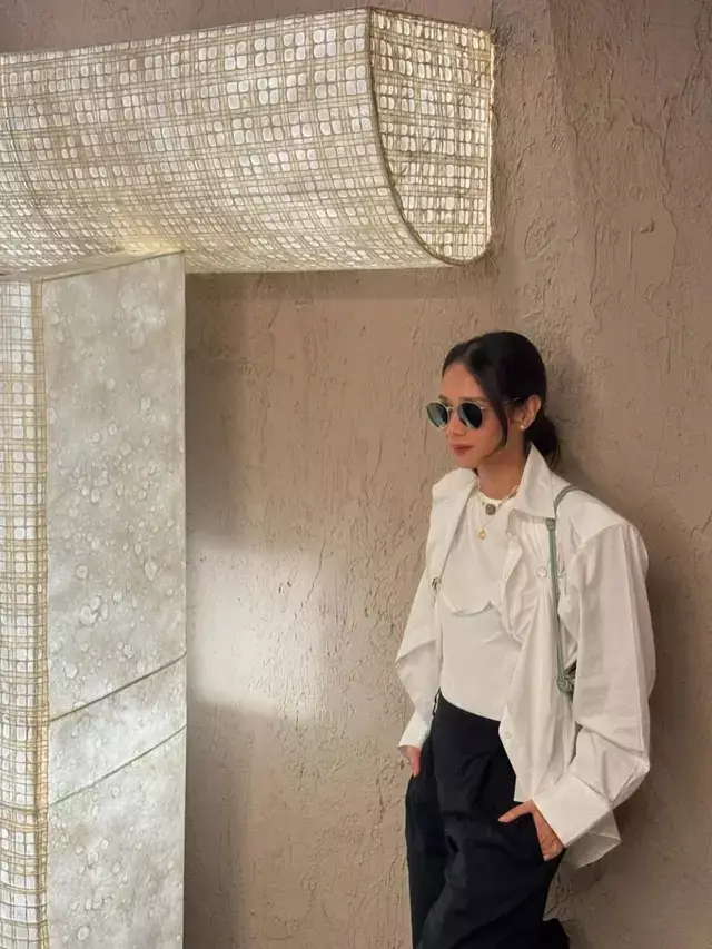 Serasa sahabat bak seumuran, begini kompaknya 7 seleb bareng putri sambungnya © 2025 brilio.net Serasa sahabat bak seumuran, begini kompaknya 7 seleb bareng putri sambungnya © 2025 brilio.net