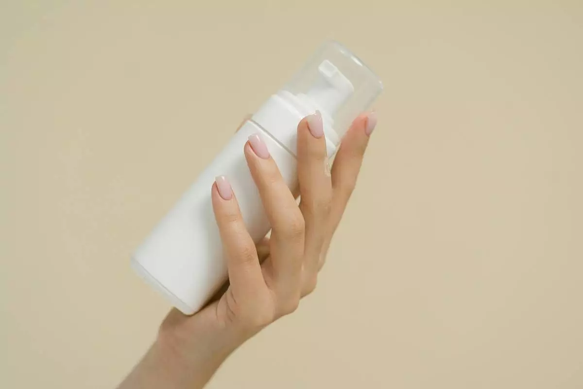 Botol pump skincare kamu macet? Coba atasi dengan trik ini agar bisa dipakai lagi, praktis dan cepat