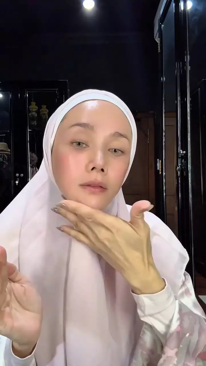 Mulan Jameela pamer wajah tanpa makeup © 2025 Instagram Mulan Jameela pamer wajah tanpa makeup © 2025 Instagram