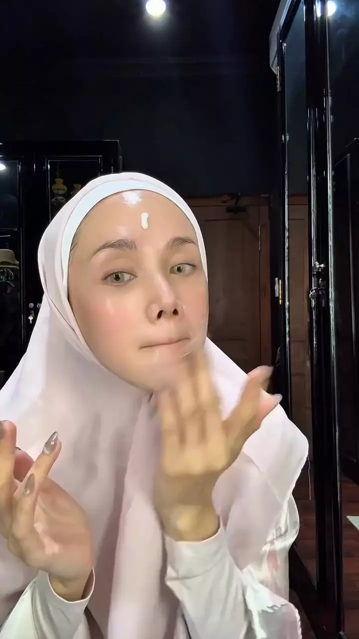 Mulan Jameela pamer wajah tanpa makeup © 2025 Instagram Mulan Jameela pamer wajah tanpa makeup © 2025 Instagram